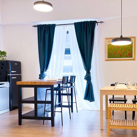 Aumetz Square Apartment Idrija Bagian luar foto