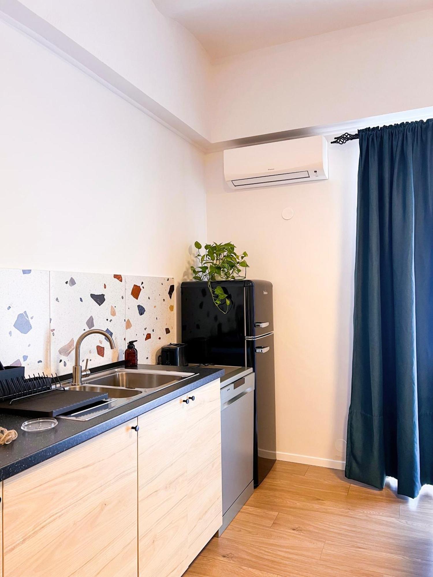 Aumetz Square Apartment Idrija Bagian luar foto