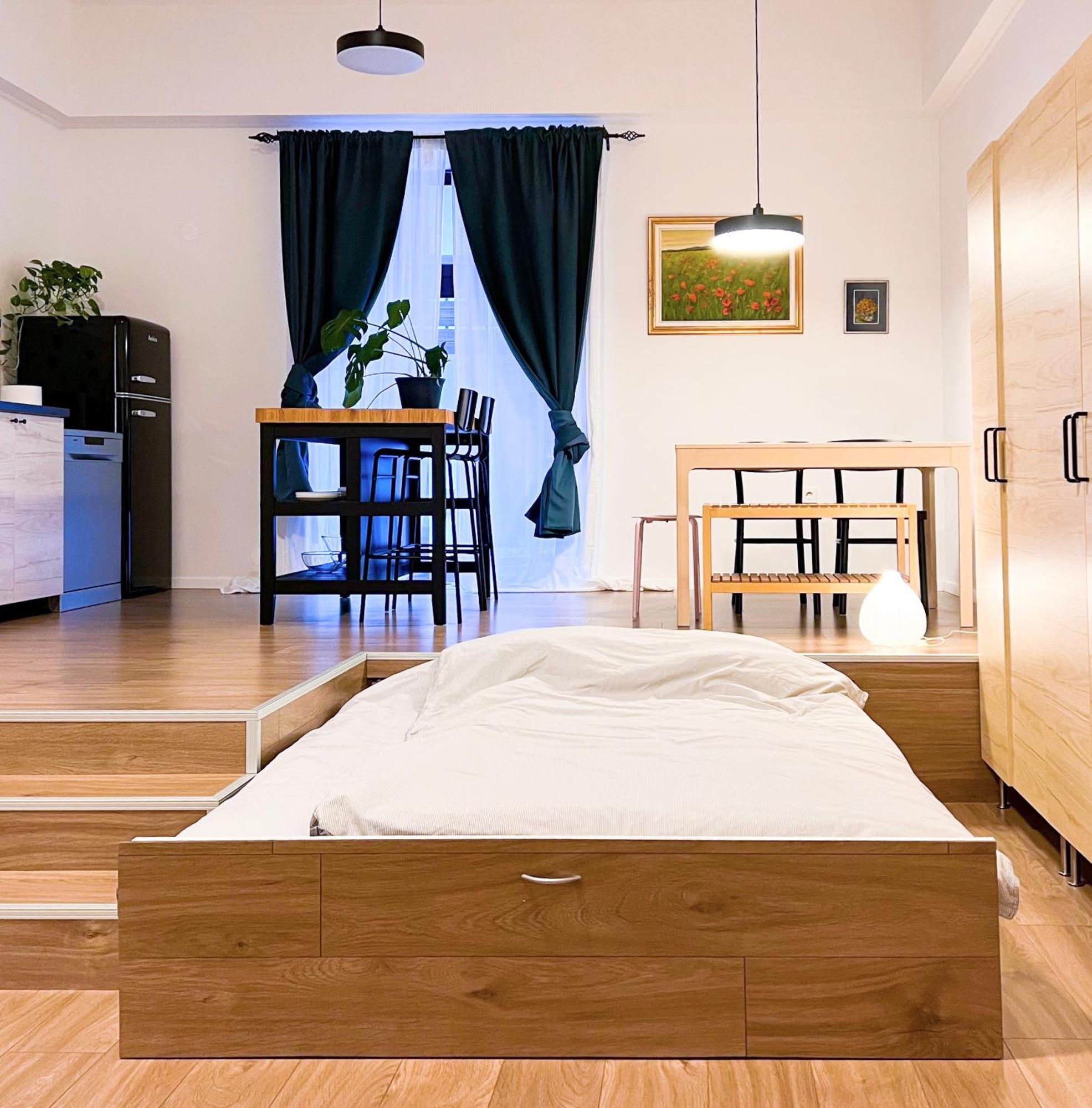 Aumetz Square Apartment Idrija Bagian luar foto